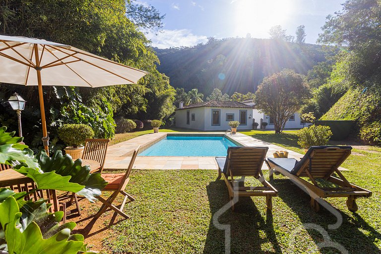 Casa de Campo em Itaipava com Piscina e Lareira