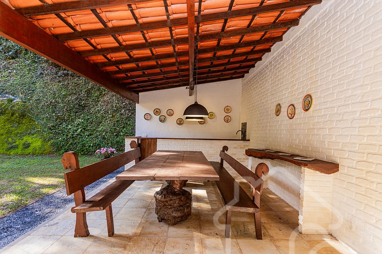 Casa de Campo em Itaipava com Piscina e Lareira