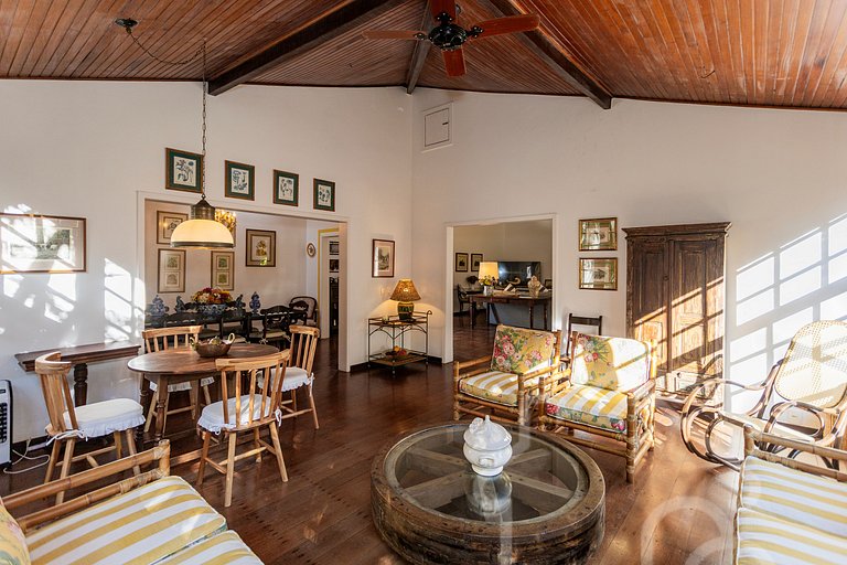 Casa de Campo em Itaipava com Piscina e Lareira