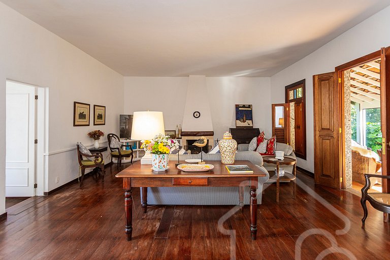 Casa de Campo em Itaipava com Piscina e Lareira