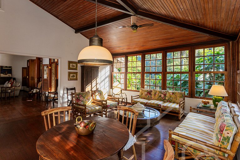 Casa de Campo em Itaipava com Piscina e Lareira