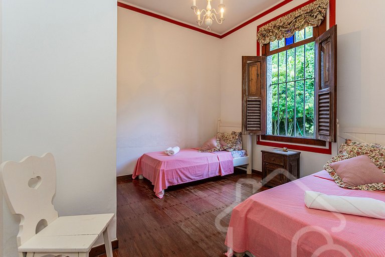Casa de Campo em Itaipava com Piscina e Lareira