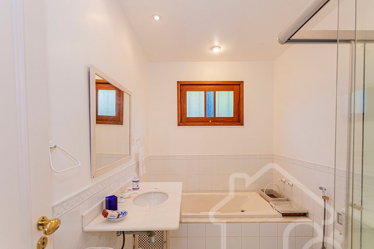 Casa de Campo em Itaipava com Piscina e Lareira
